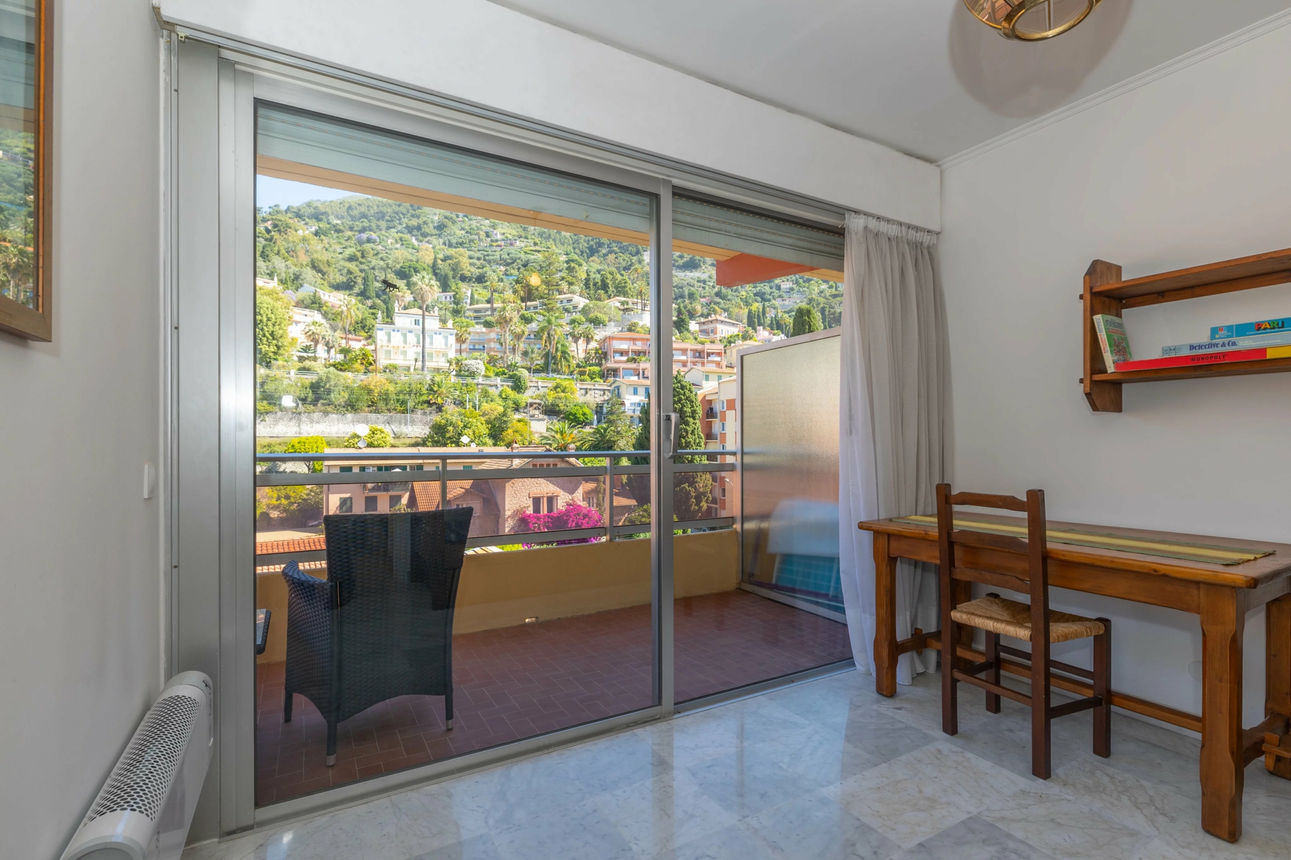 Menton Garavan appartement trois piéces front de mer vue panoramique mer, ports et Vieille-Ville