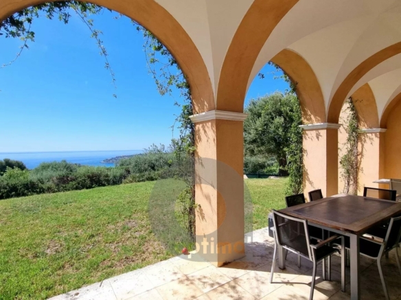 Menton – Propriété de caractère avec vue mer panoramique et permis purgé