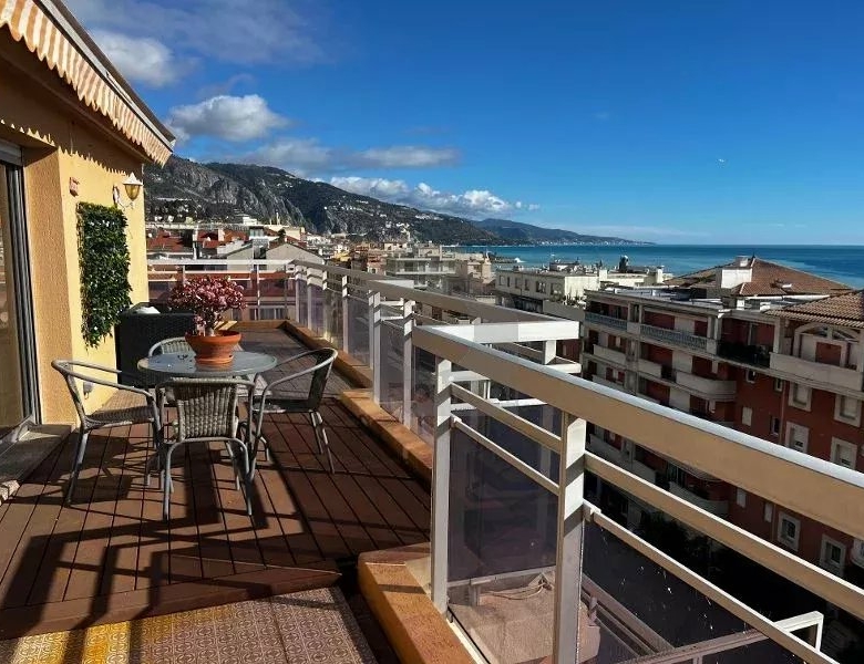 RARE – DERNIER ETAGE