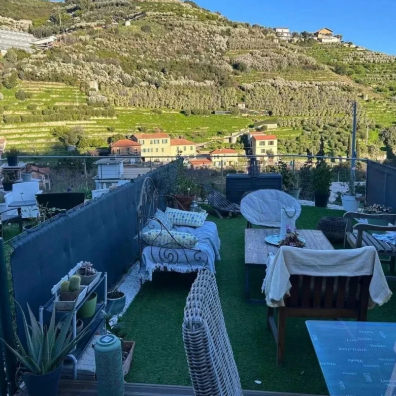 Charmant 2 pièces avec jardin et vue mer à Latte