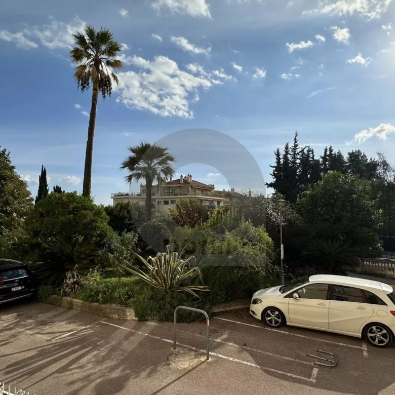 MENTON QUARTIER RIVIERA: VENTE DE LA NUE-PROPRIETE D’UN TRES BEL APPARTEMENT AVEC PARKING