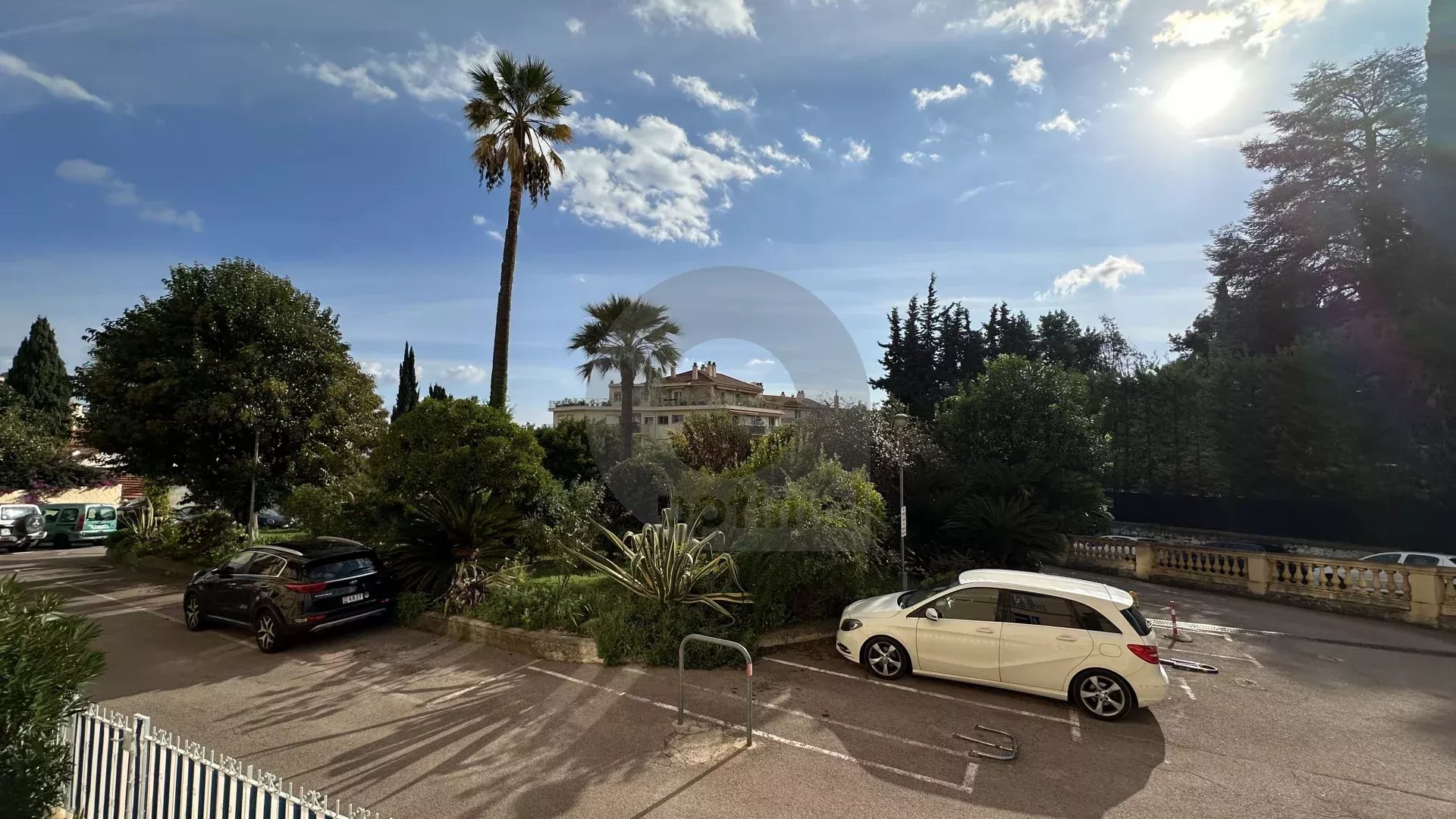 MENTON QUARTIER RIVIERA: VENTE DE LA NUE-PROPRIETE D’UN TRES BEL APPARTEMENT AVEC PARKING