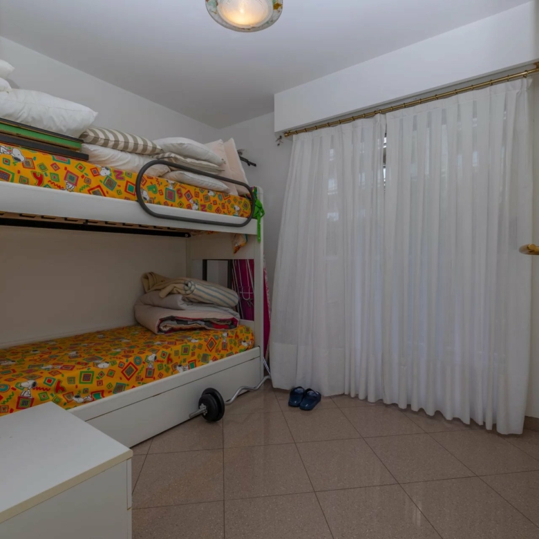 ROQUEBRUNE CAP-MARTIN – APPARTEMENT TROIS PIECES AVEC GRANDE TERRASSE, DEPENDANCE, CAVE ET PARKING