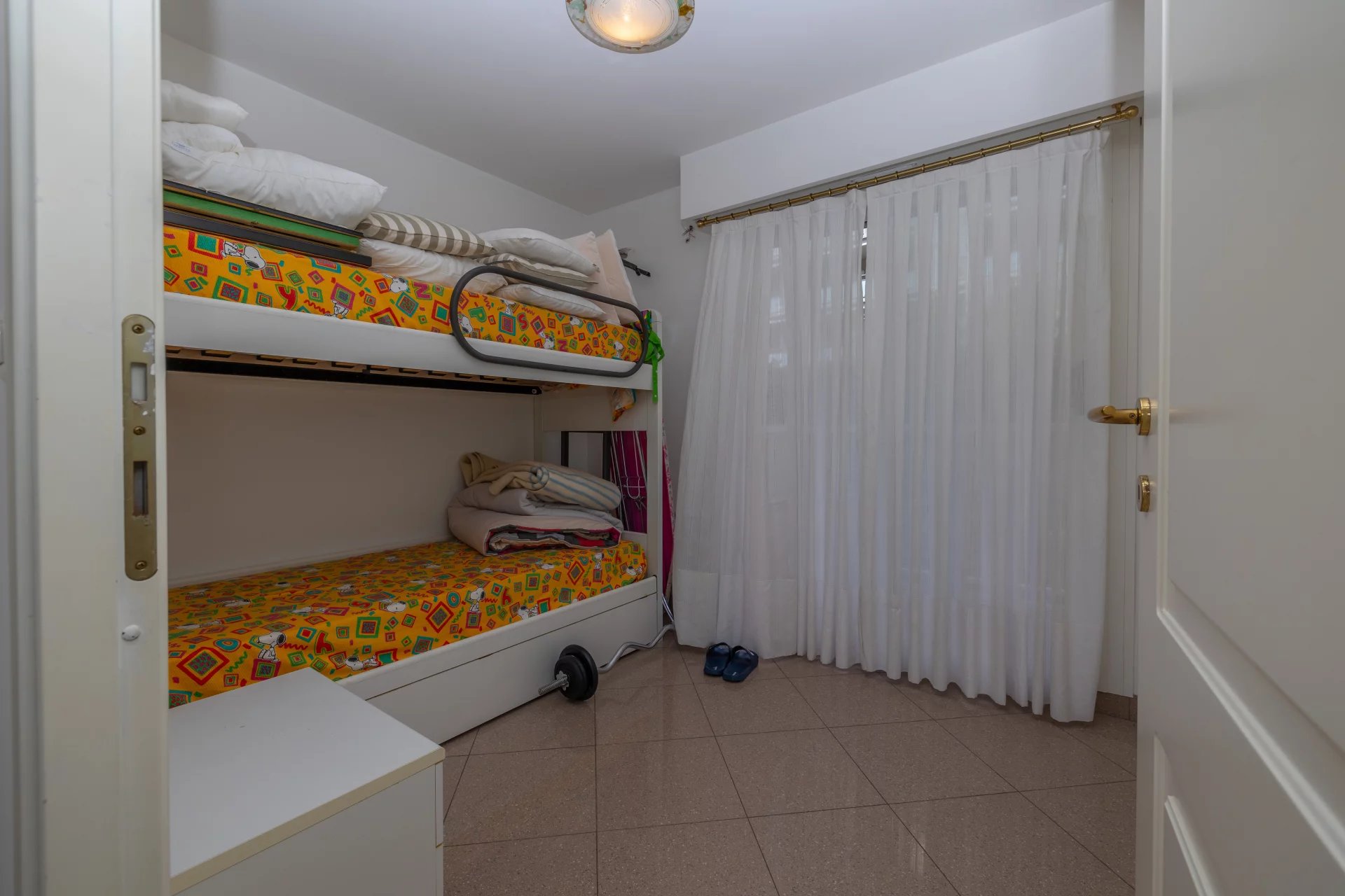 ROQUEBRUNE CAP-MARTIN – APPARTEMENT TROIS PIECES AVEC GRANDE TERRASSE, DEPENDANCE, CAVE ET PARKING