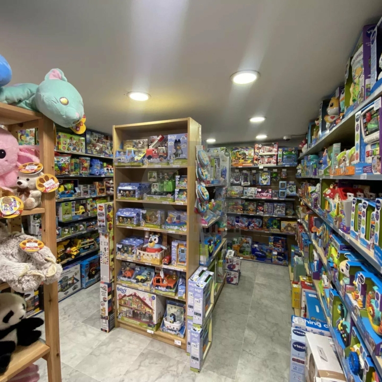 A VENDRE MENTON CARRE D’OR – FONDS DE COMMERCE JOUETS