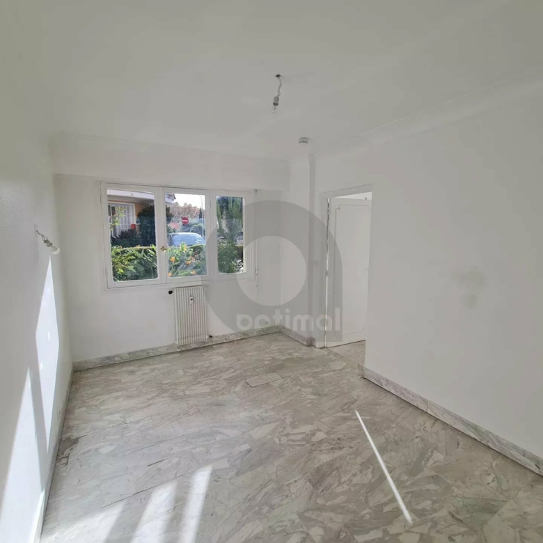 APPARTEMENT QUATRE PIECES MENTON COURS DU CENTENAIRE