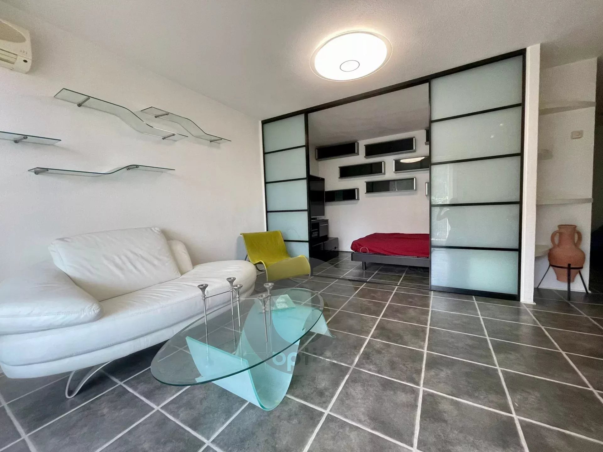 Proche Eze VIllage, 3 p en RDJ, terrasse/jardin garage