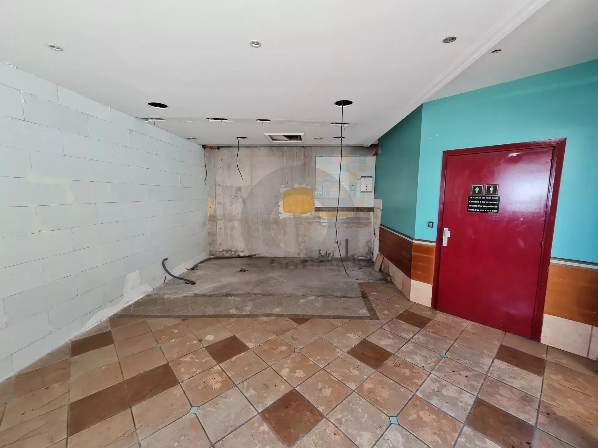 A LOUER : Local commercial 75 m² – Bord de mer de Menton