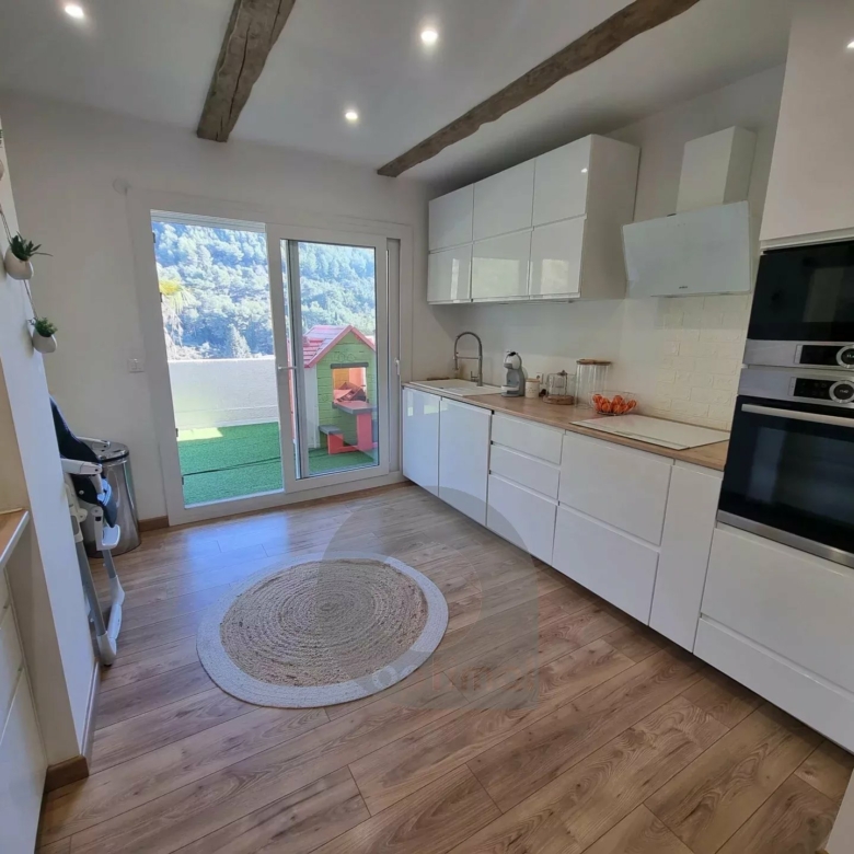 CASTELLAR – villa à 250 mètres de Menton