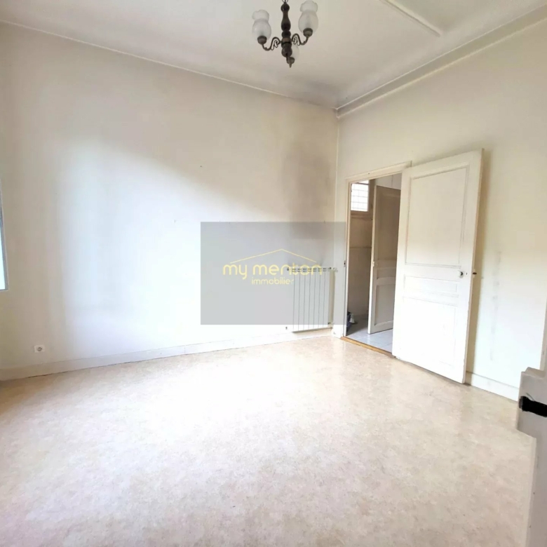 À vendre :  appartement 4 pièces à Menton idéal Famille ou Profession libérale