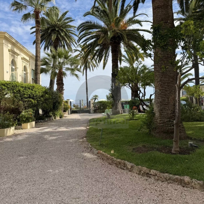 Appartement d’exception – Centre de Menton / Front de Mer