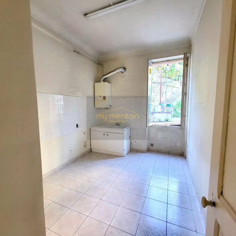 À vendre :  appartement 4 pièces à Menton idéal Famille ou Profession libérale