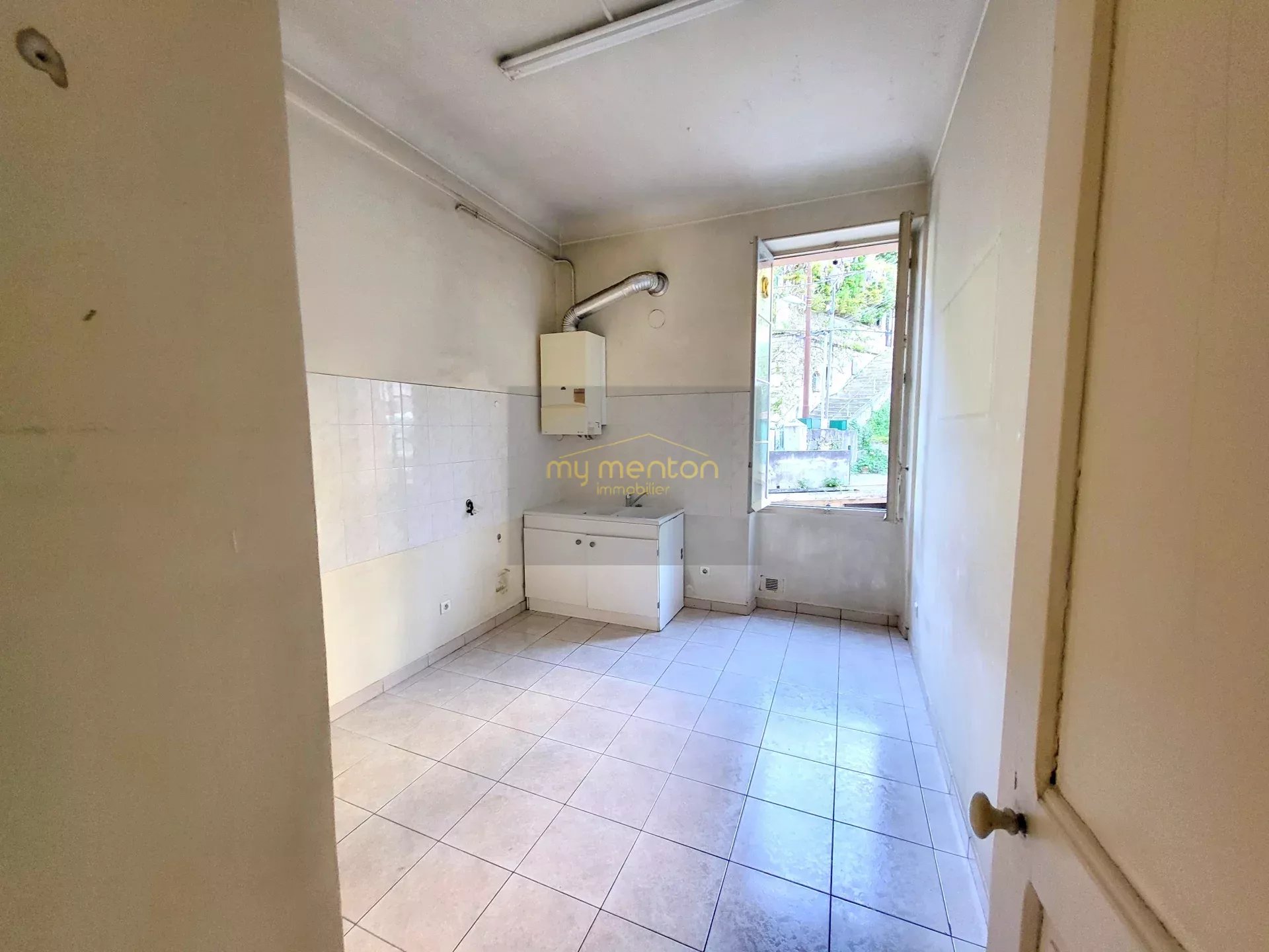 À vendre :  appartement 4 pièces à Menton idéal Famille ou Profession libérale