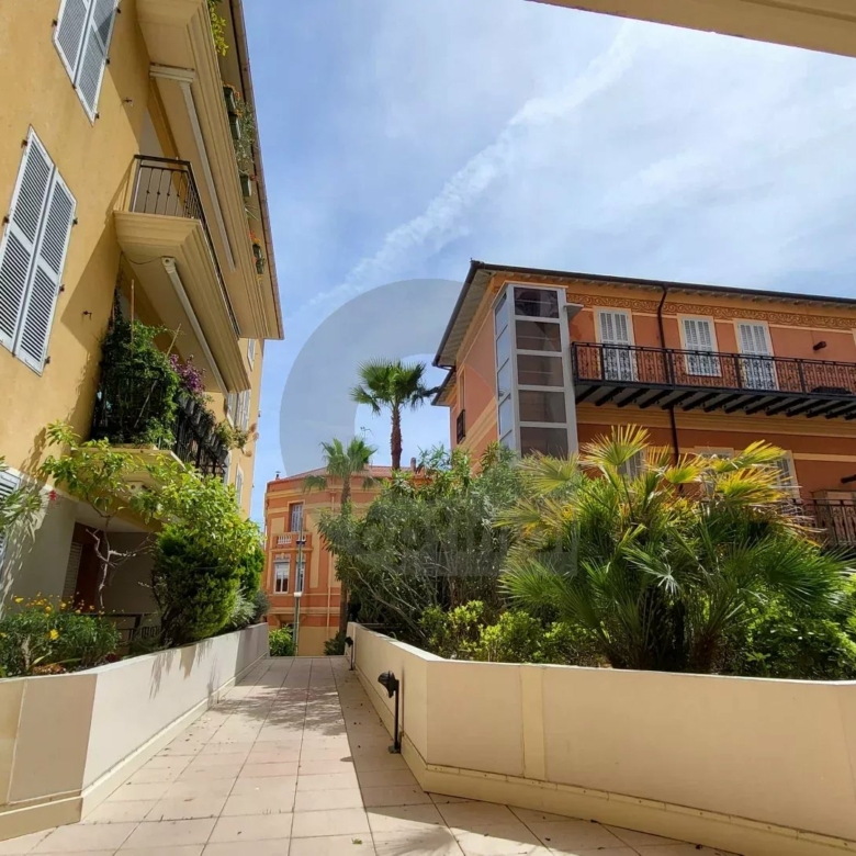 Menton centre ville –  Appartement 2 Pièces – terrasse et parking