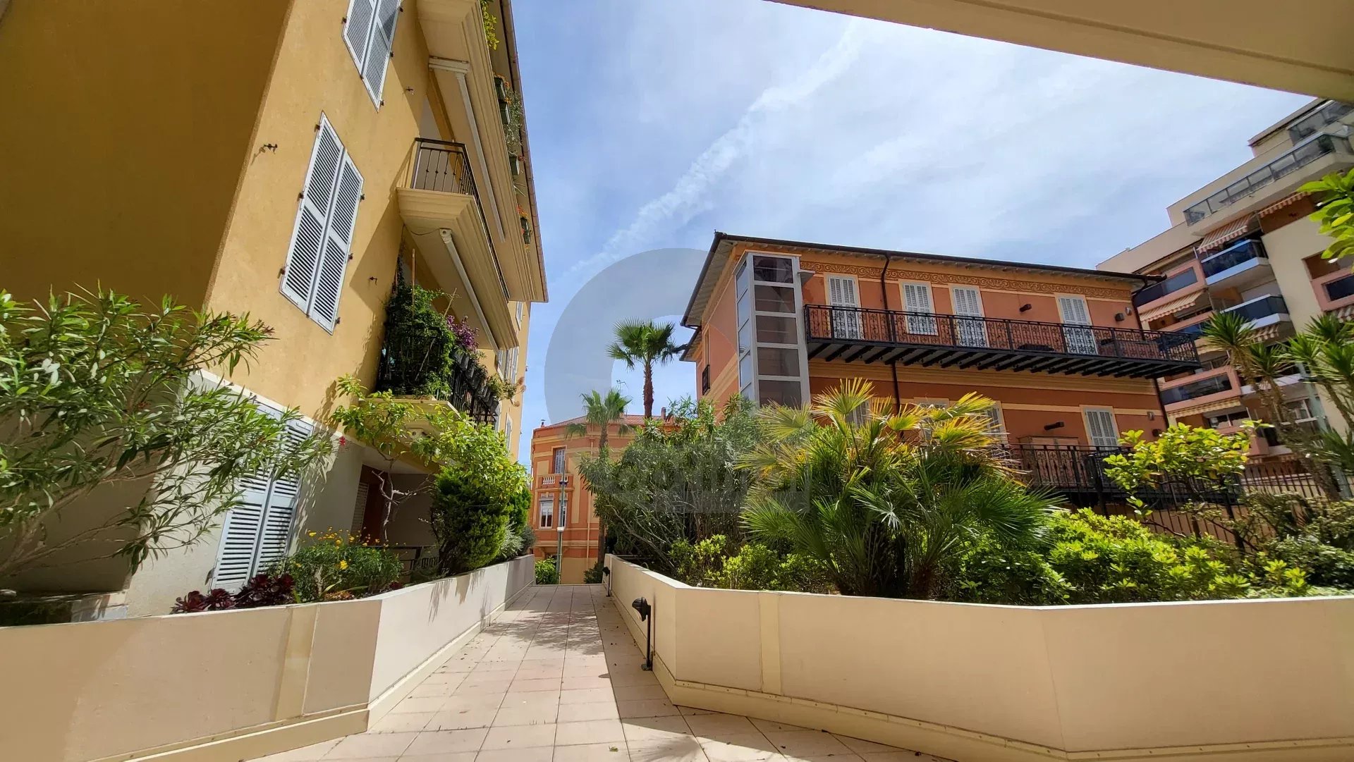 Menton centre ville –  Appartement 2 Pièces – terrasse et parking