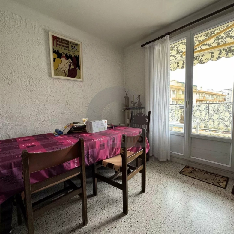 ROQUEBRUNE 3 PIÈCES DERNIER ÉTAGE 30M2 DE TERRASSE PARKING