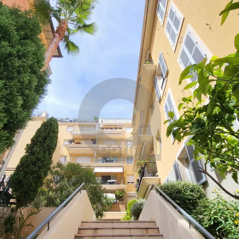 Menton centre ville –  Appartement 2 Pièces – terrasse et parking
