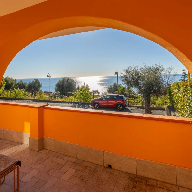 Maison à Grimaldi ***ITALIE*** proche Frontière – Vue Panoramique