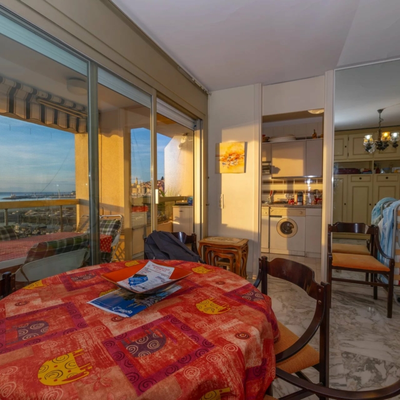 Appartement à vendre à Menton vue panoramique Mer et Vieille Ville
