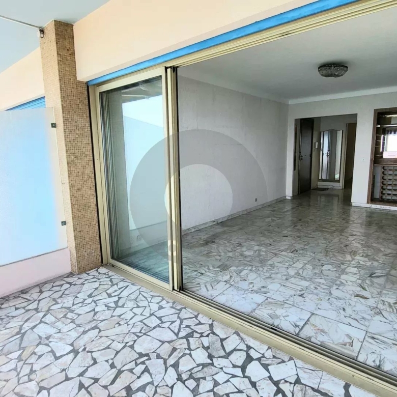 Appartement Front de Mer – Menton – Proche Solenzara