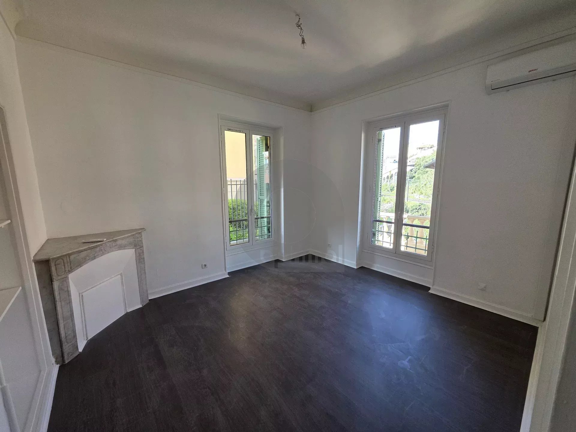 APPARTEMENT TROIS PIECES TERRASSE MENTON PROCHE CENTRE