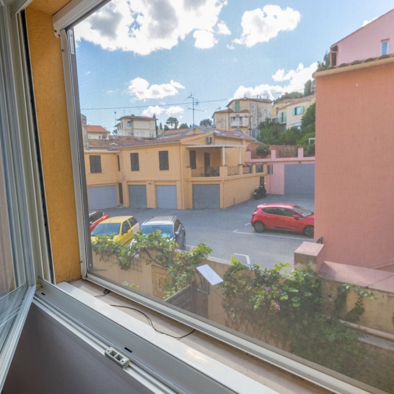 Charmant duplex 3 pièces avec terrasse et parking – Menton centre