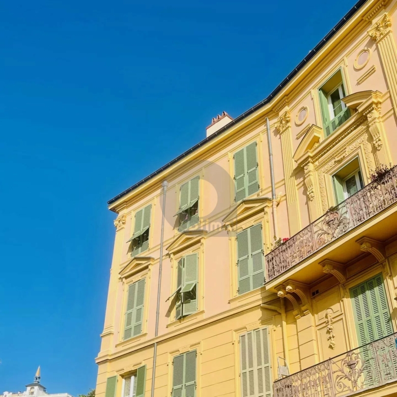 SUPERBE APPARTEMENT DE 5 PIECES – centre ville