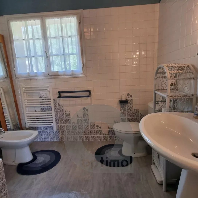 Propriété CASTELLAR villa 188 m² bassin terrain vue mer