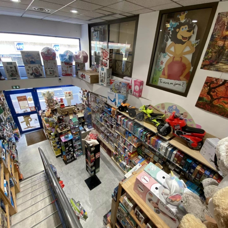 A VENDRE MENTON CARRE D’OR – FONDS DE COMMERCE JOUETS