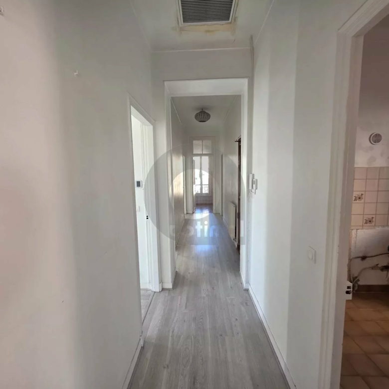 GRAND APPARTEMENT DE CINQ PIECES MENTON PROCHE CENTRE VILLE