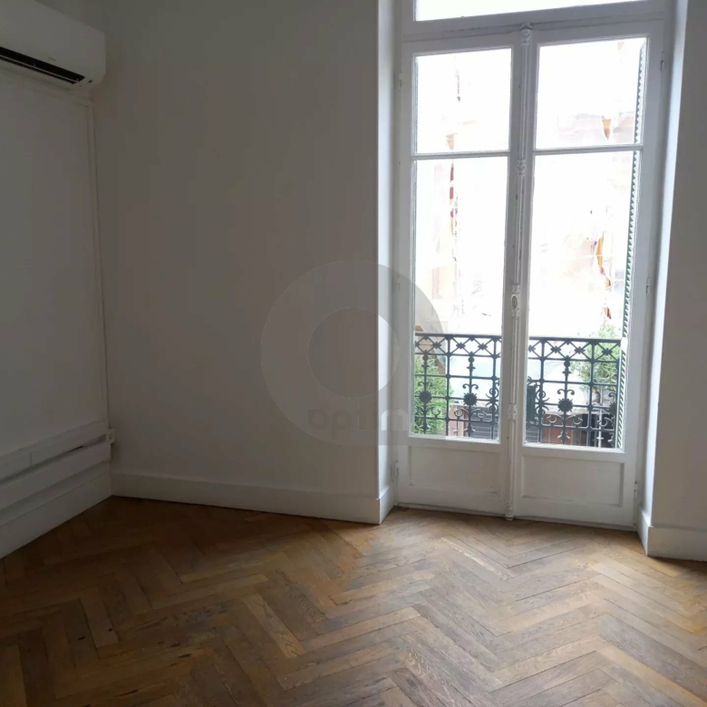 Grand 5 pièces 122 m² plein centre Menton !