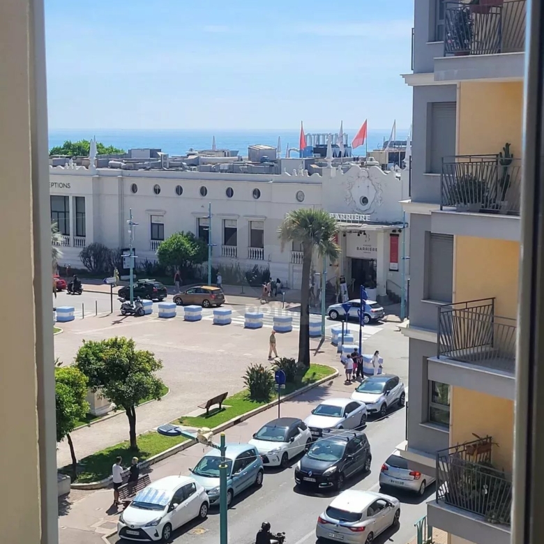 Menton Jardin Bioves – dernier étage –  Appartement triple exposition