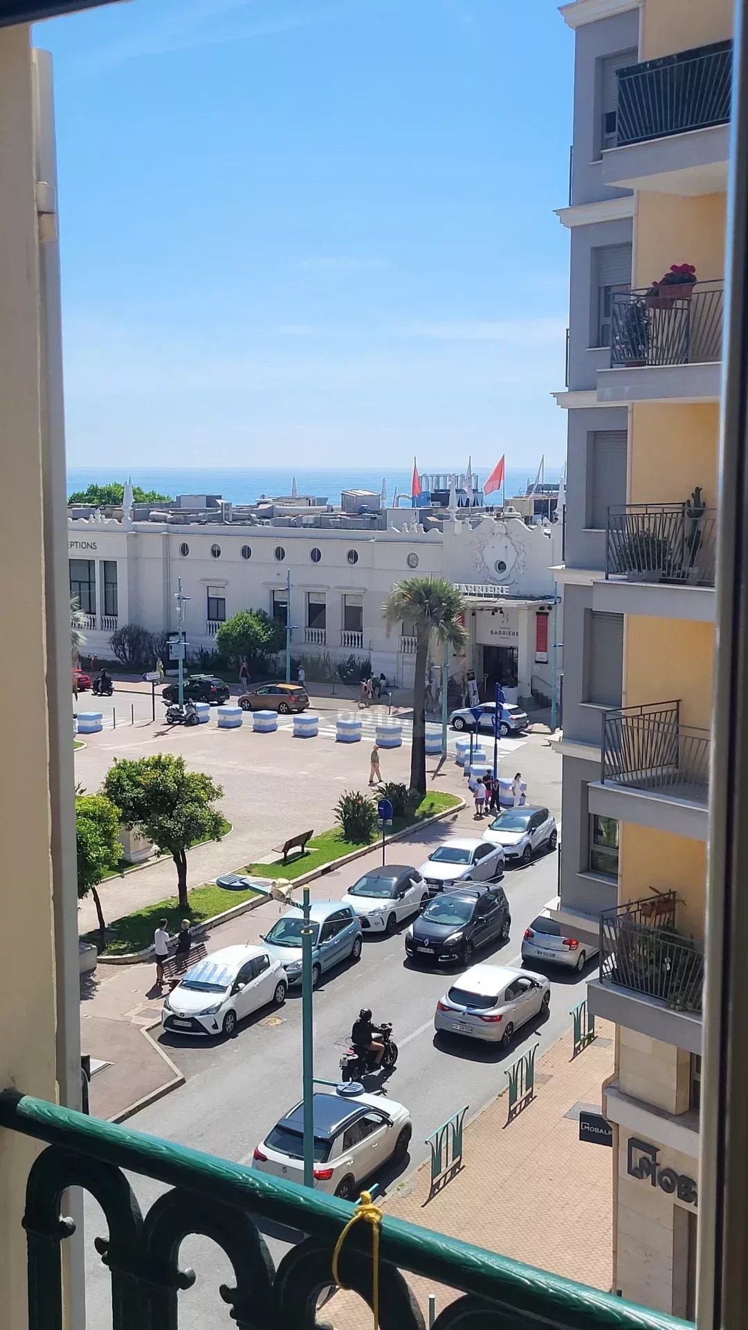 Menton Jardin Bioves – dernier étage –  Appartement triple exposition
