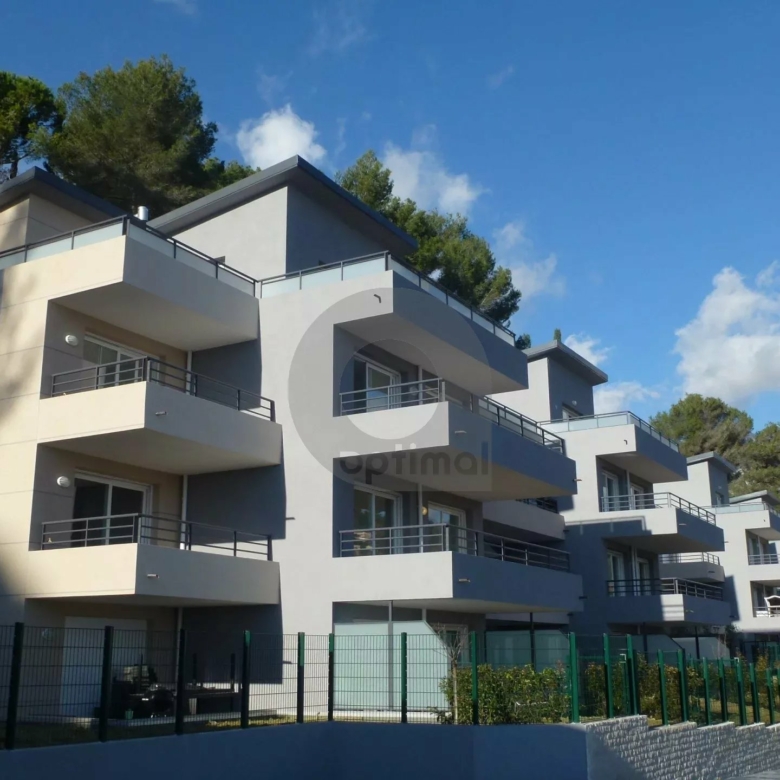 A LOUER : RCM – 2P TERRASSE VUE MER PARKING