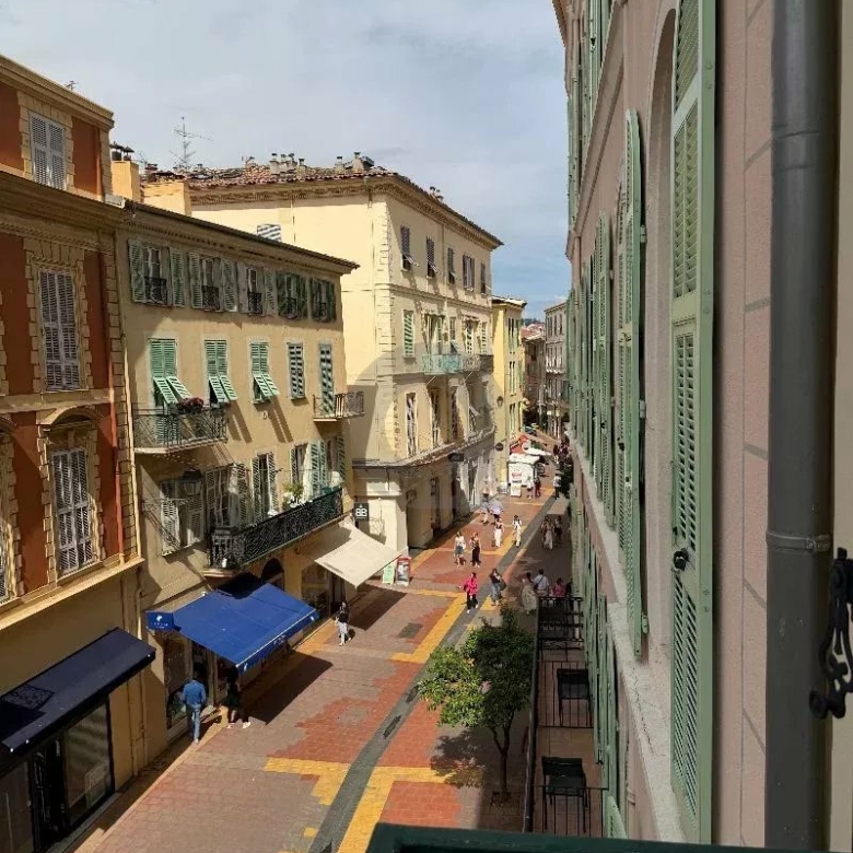Appartement d’exception – Centre de Menton / Front de Mer