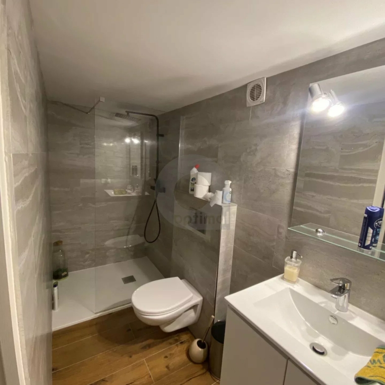 A VENDRE – BELLE MAISON AU CALME CADRE VERDOYANT