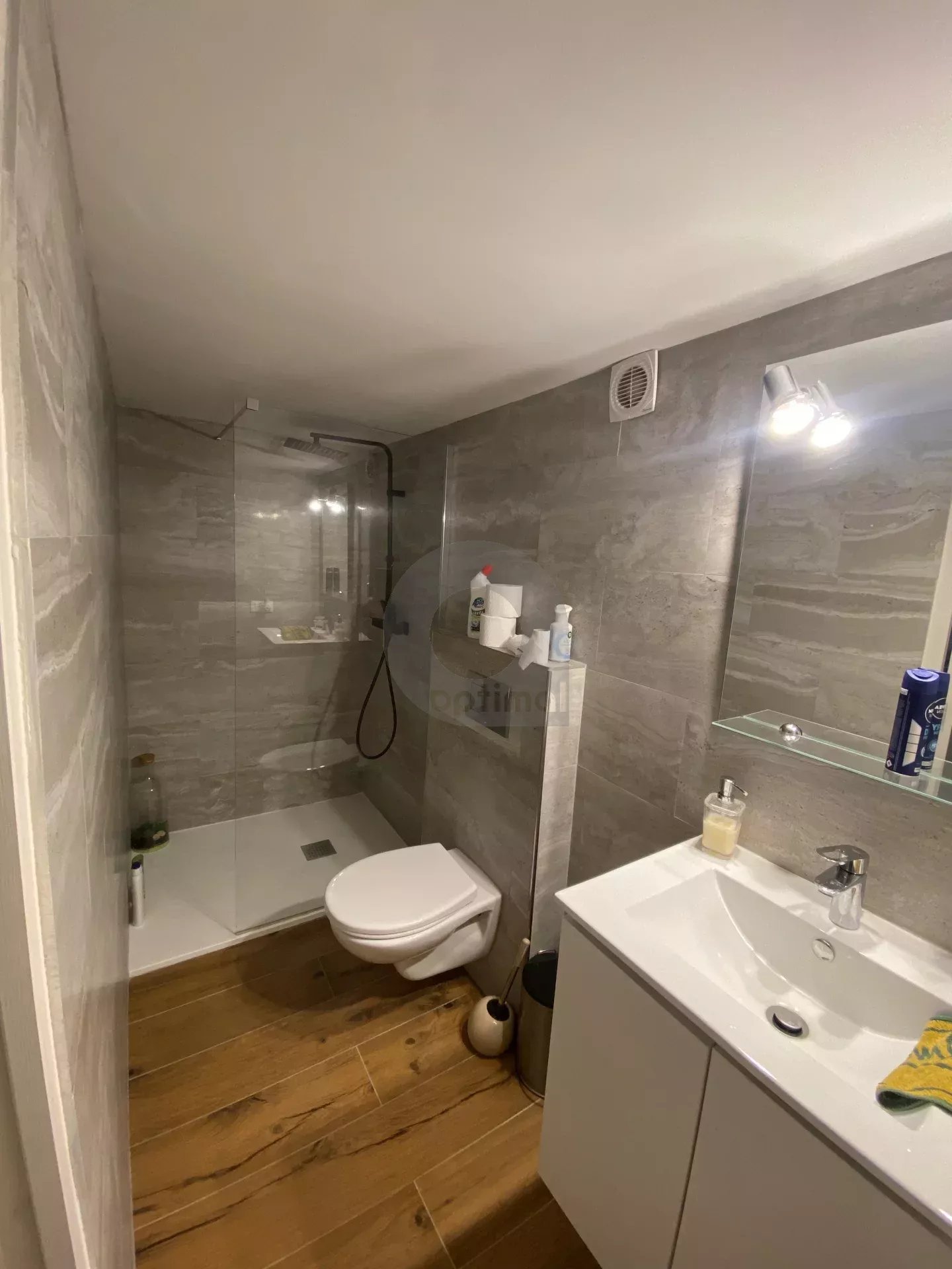 A VENDRE – BELLE MAISON AU CALME CADRE VERDOYANT