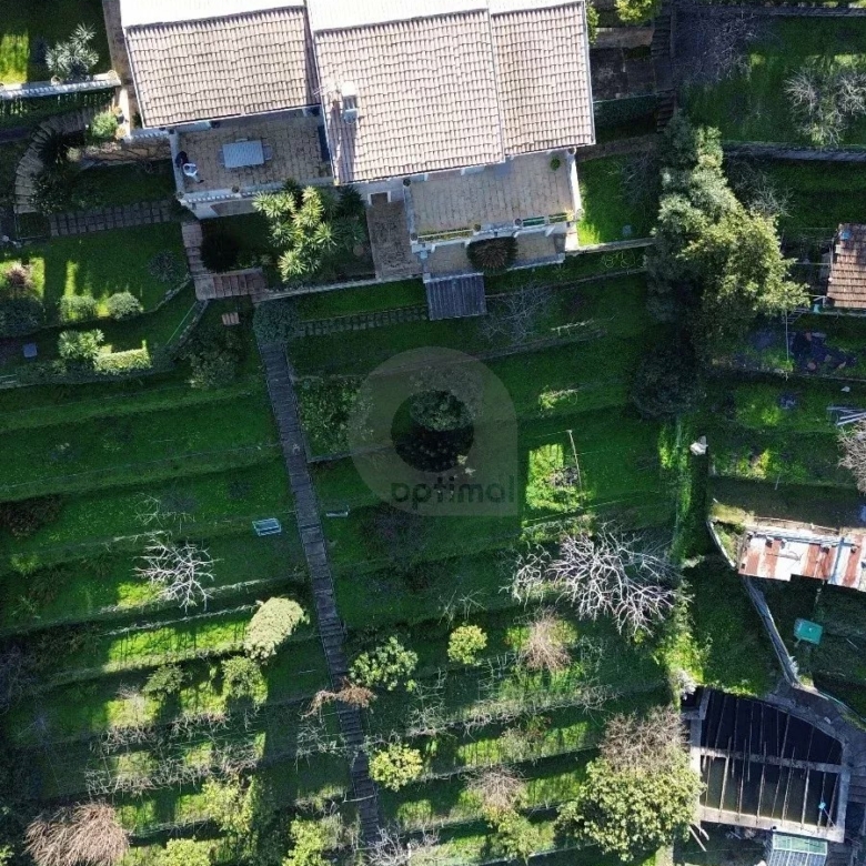 Élégante Villa avec Vue Panoramique – Menton, Quartier Résidentiel