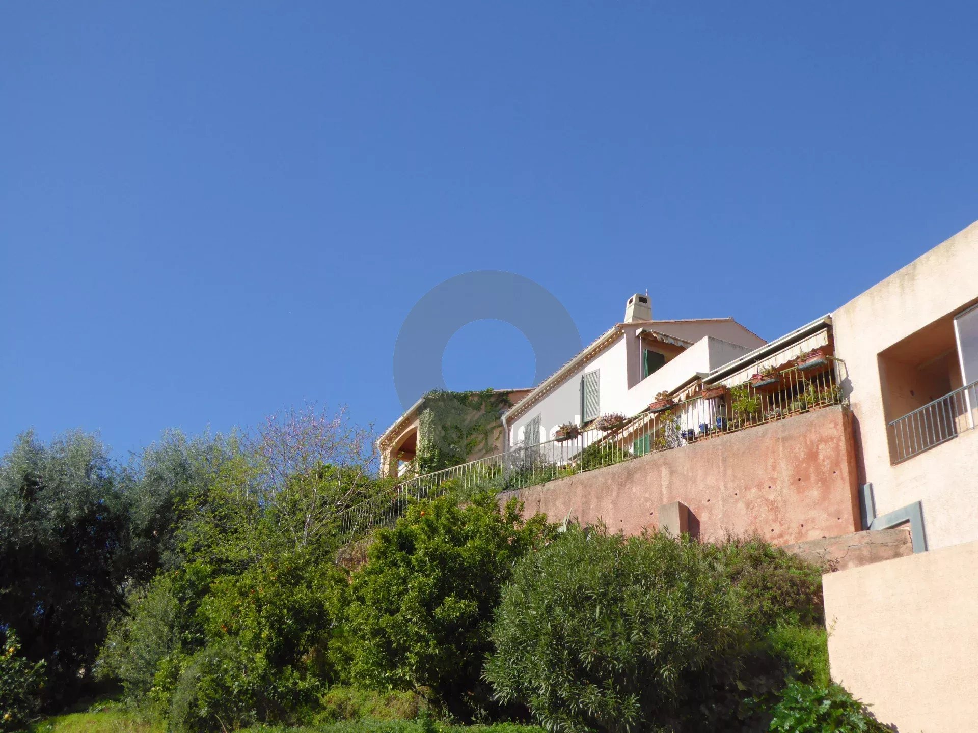 30c206f4bf8235d2b1acddad49b4e09f_5313888617_1920-original-171909-0.jpg Nouveauté Villa Jumelée MENTON Garavan