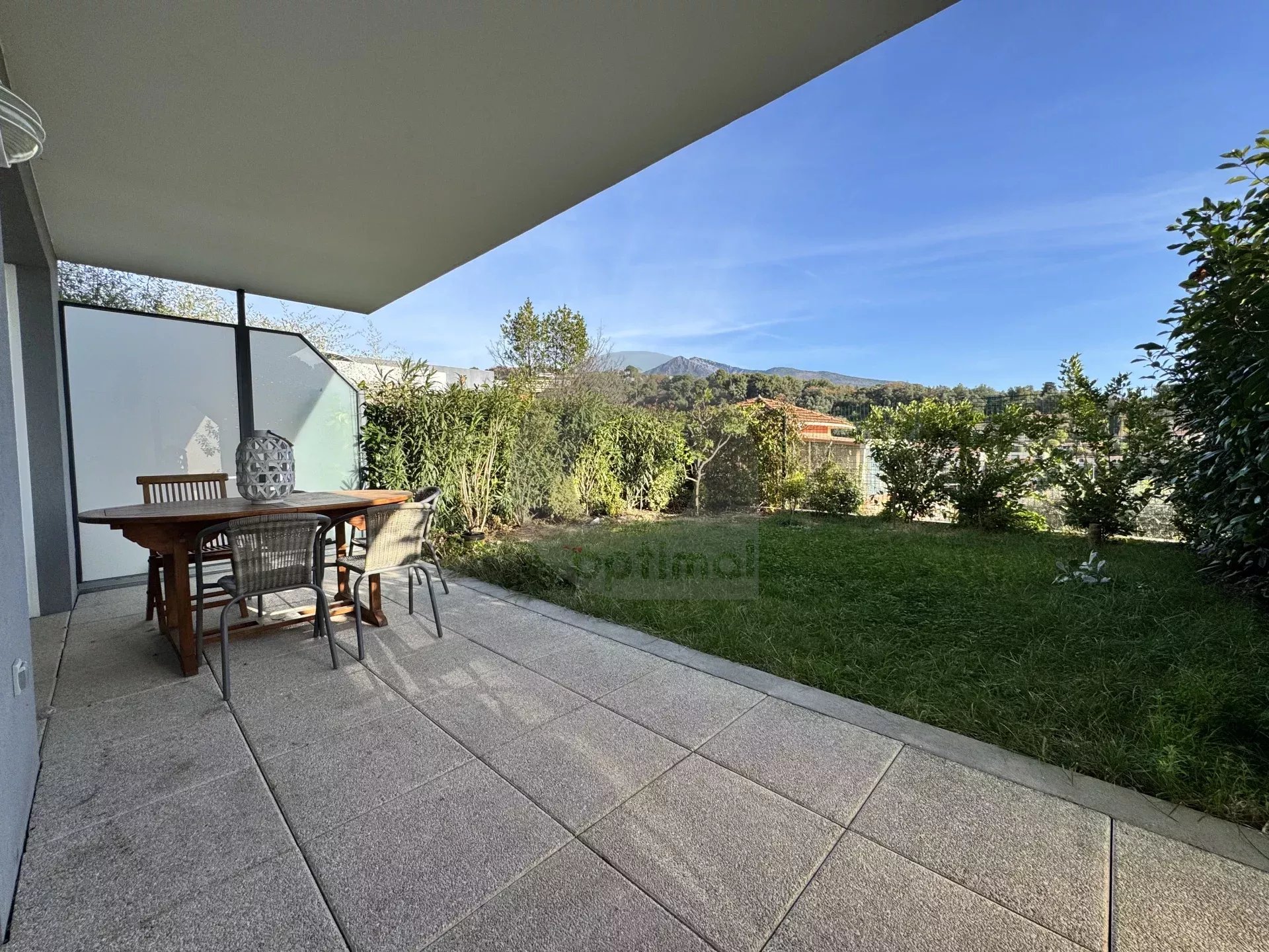 2 PIÈCES ROQUEBRUNE VUE MER JARDIN TERRASSE GARAGES