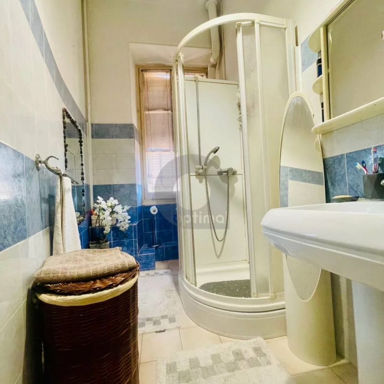 SUPERBE APPARTEMENT DE 5 PIECES – centre ville