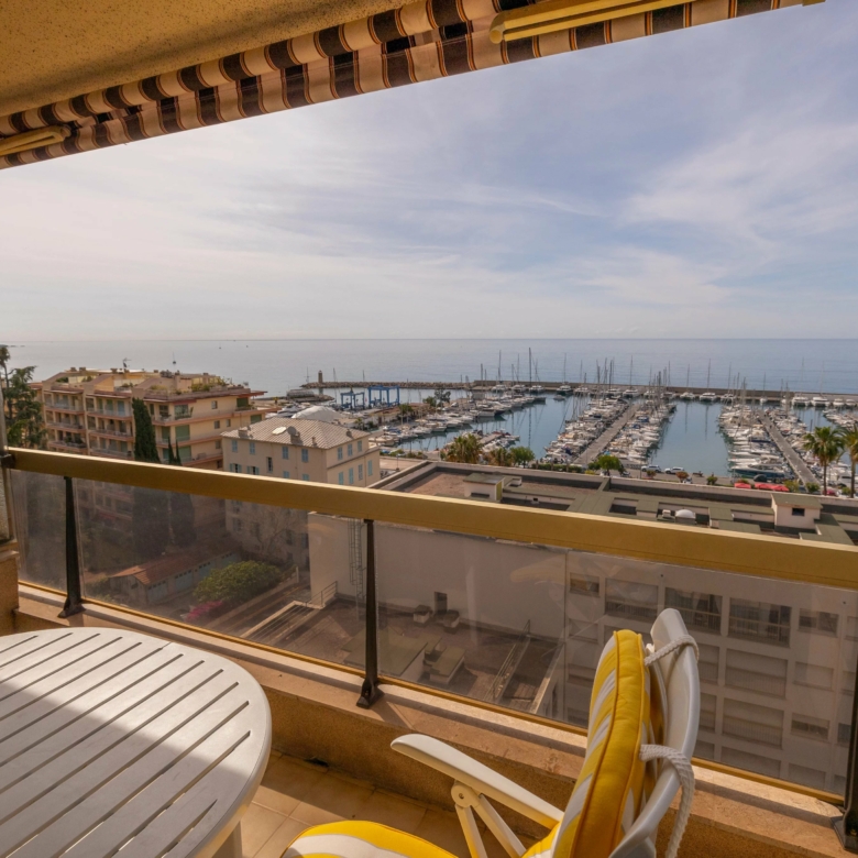 MENTON GARAVAN – APPARTEMENT 3 PIECES BORD DE MER, VUE MER