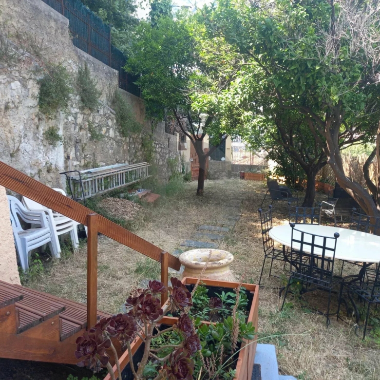 Beau 2 pièces avec grand jardin