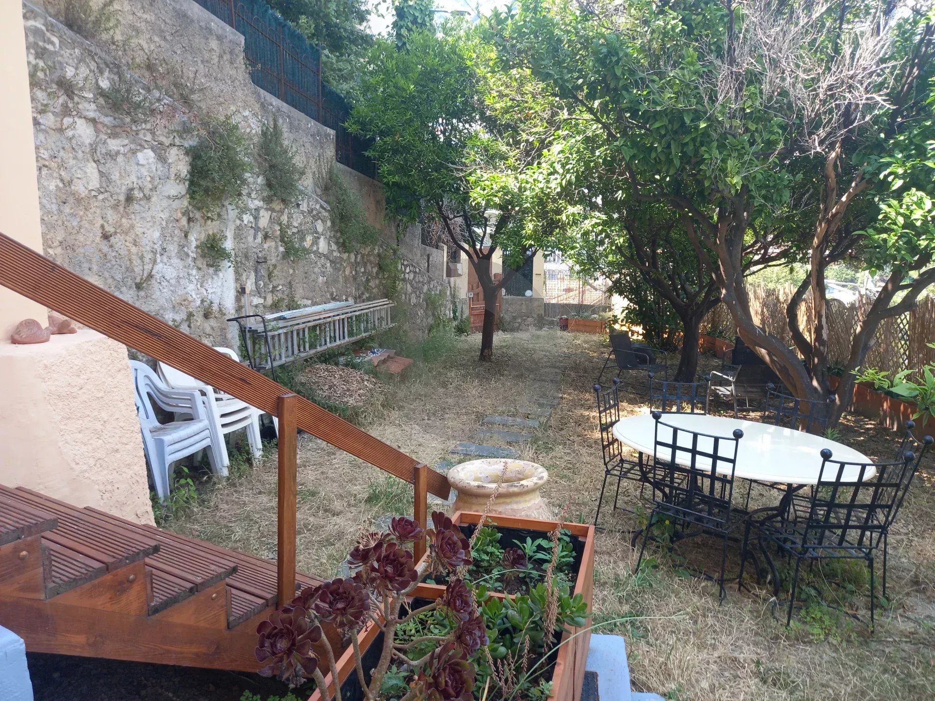 Beau 2 pièces avec grand jardin