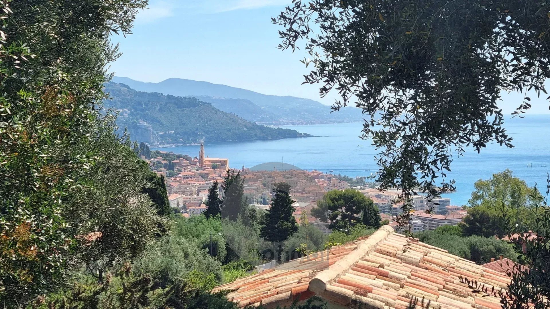 Menton – Propriété de caractère avec vue mer panoramique et permis purgé
