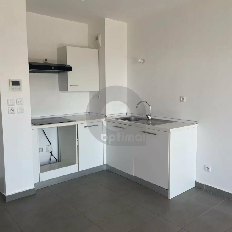 A LOUER : RCM – 2P TERRASSE VUE MER PARKING