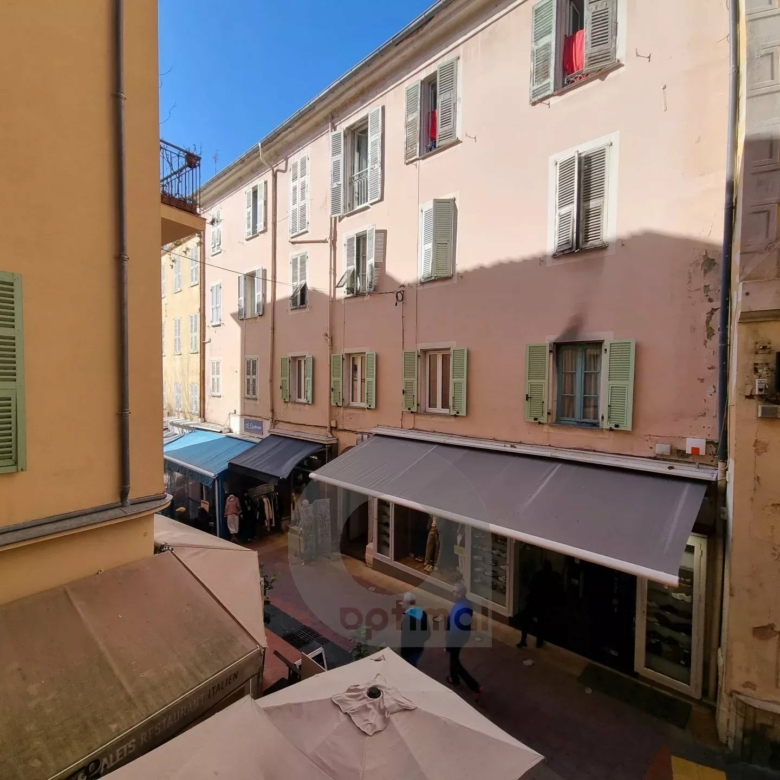 Charmant studio à Menton.