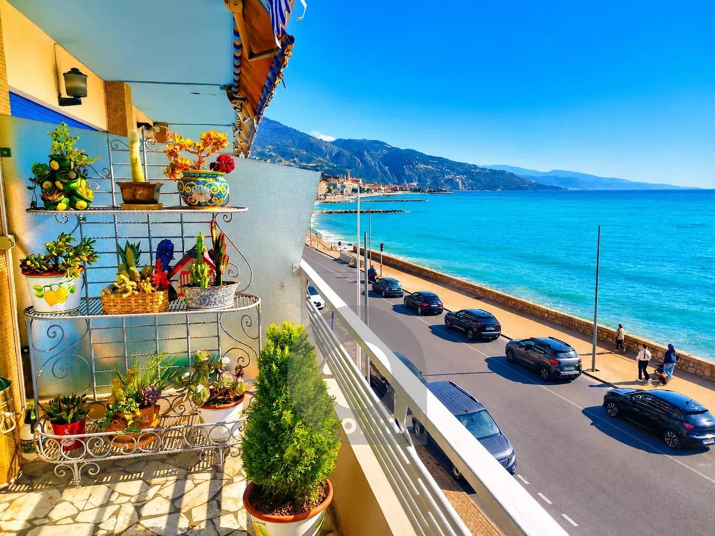 MENTON 3 pièces front de mer