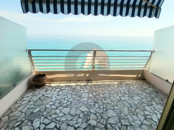 Appartement Front de Mer – Menton – Proche Solenzara