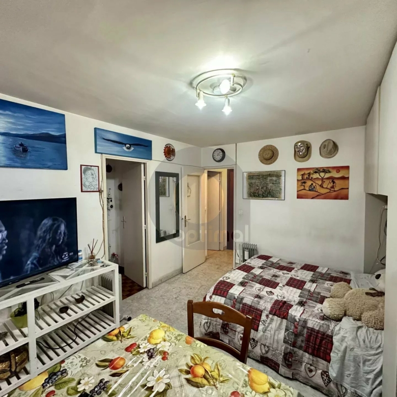 Studio Menton centre proche mer